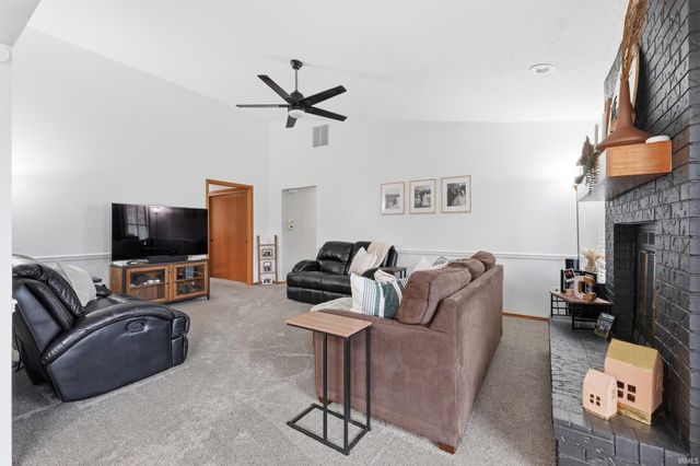 426 E Lynnwood Drive, Warsaw, IN 46580