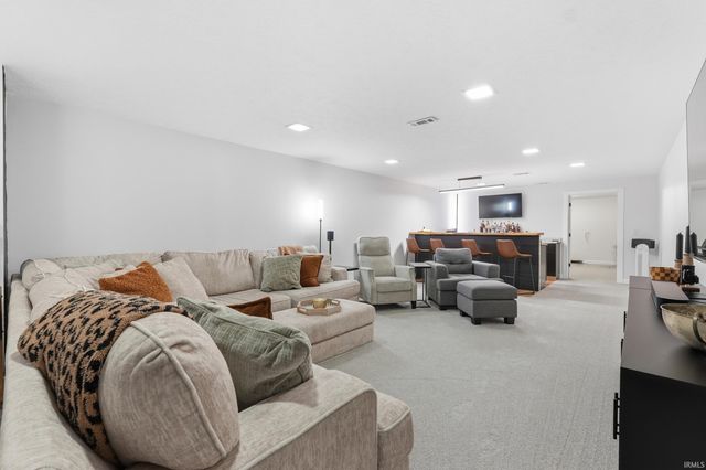 426 E Lynnwood Drive, Warsaw, IN 46580