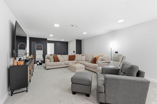 426 E Lynnwood Drive, Warsaw, IN 46580