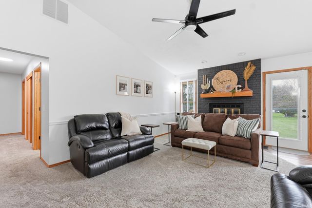 426 E Lynnwood Drive, Warsaw, IN 46580