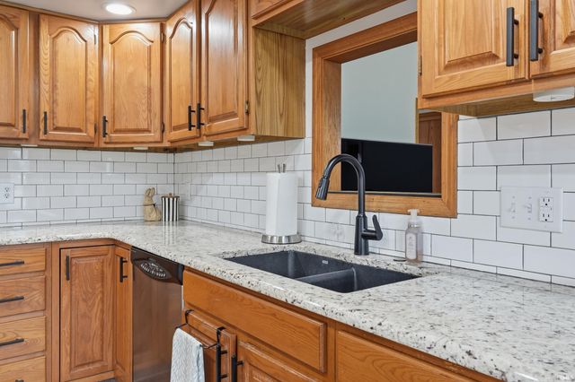 426 E Lynnwood Drive, Warsaw, IN 46580