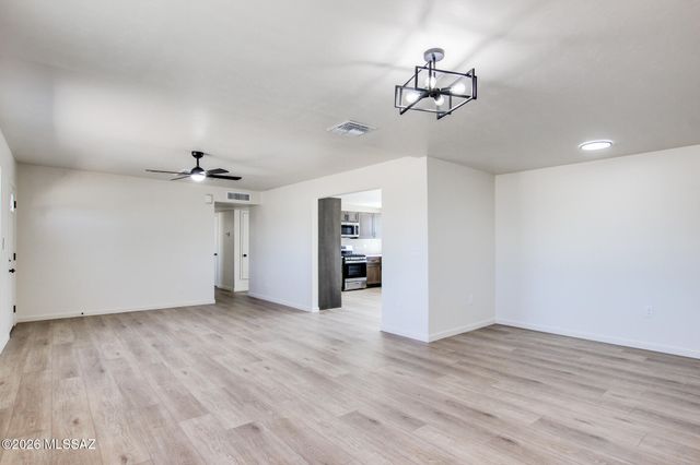 6331 S Cardinal Avenue, Tucson, AZ 85746