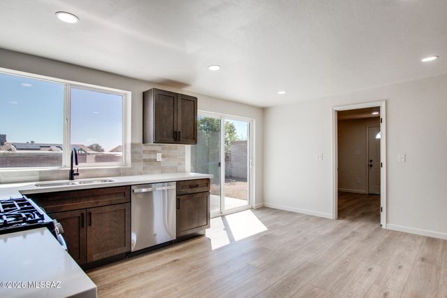 6331 S Cardinal Avenue, Tucson, AZ 85746