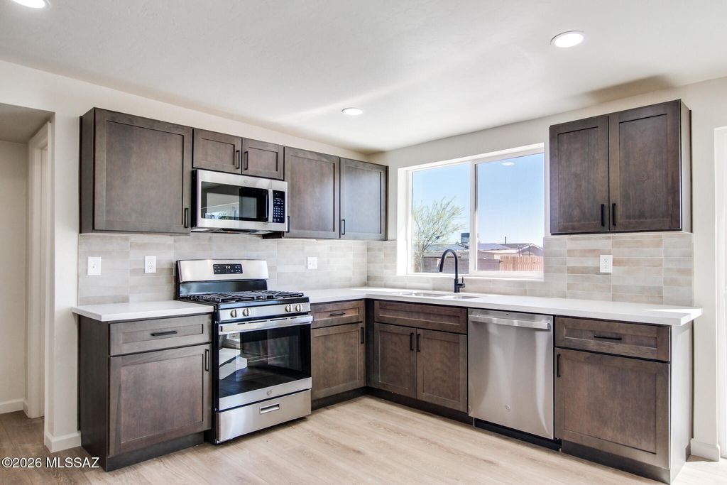 6331 S Cardinal Avenue, Tucson, AZ 85746