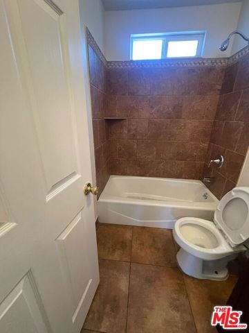 8837 Tilden Avenue, Panorama City (los Angeles), CA 91402