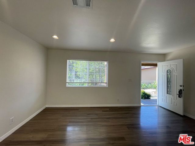 8837 Tilden Avenue, Panorama City (los Angeles), CA 91402