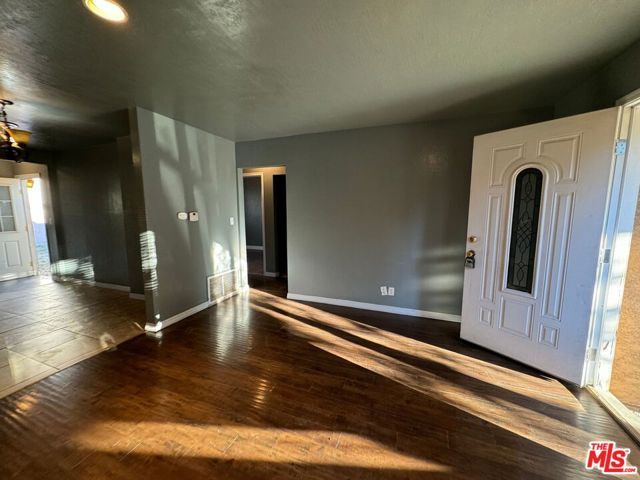 8837 Tilden Avenue, Panorama City (los Angeles), CA 91402