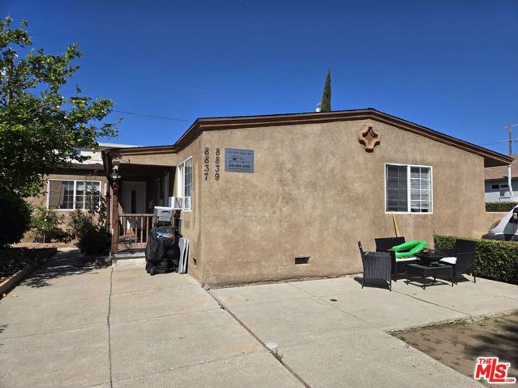 8837 Tilden Avenue, Panorama City (los Angeles), CA 91402