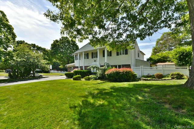 22 Chatham Road, Commack, NY 11725