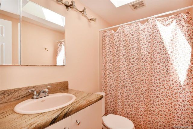 22 Chatham Road, Commack, NY 11725
