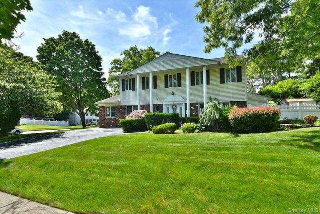 22 Chatham Road, Commack, NY 11725