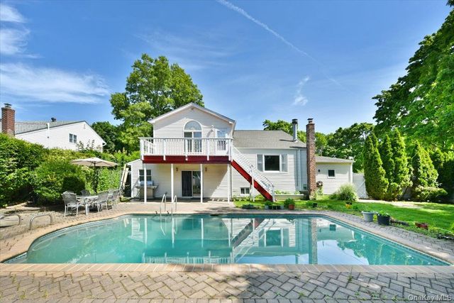 22 Chatham Road, Commack, NY 11725