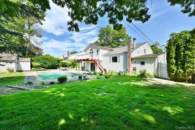 22 Chatham Road, Commack, NY 11725
