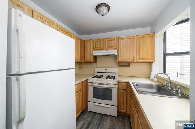 171 Old Bergen Road 201, Jersey City, NJ 07305