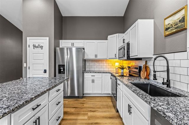 302 Chestnut View Rd, Farmington, MO 63640