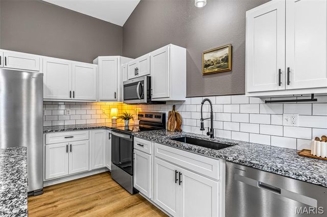302 Chestnut View Rd, Farmington, MO 63640