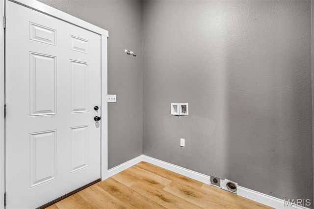 302 Chestnut View Rd, Farmington, MO 63640
