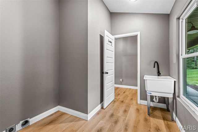 302 Chestnut View Rd, Farmington, MO 63640