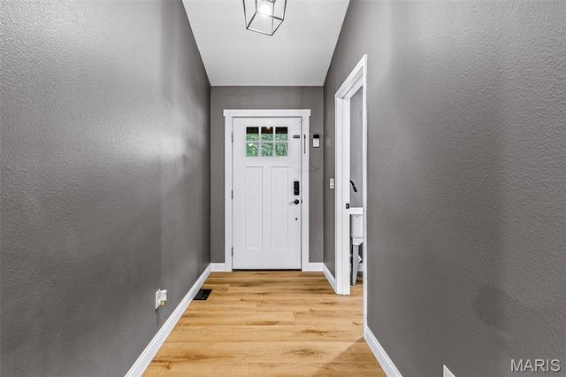 302 Chestnut View Rd, Farmington, MO 63640