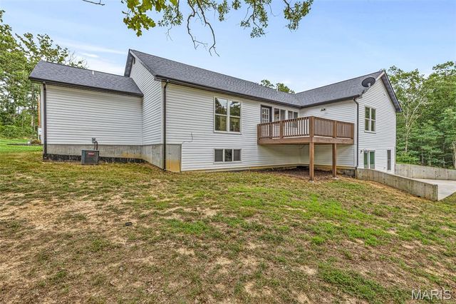 302 Chestnut View Rd, Farmington, MO 63640