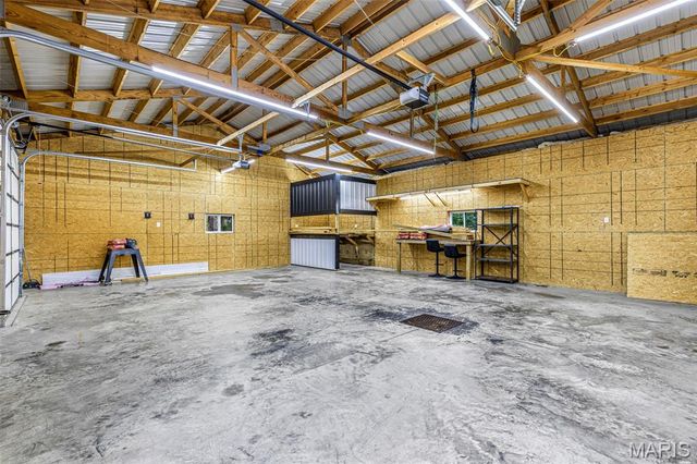 302 Chestnut View Rd, Farmington, MO 63640