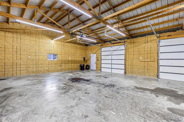 302 Chestnut View Rd, Farmington, MO 63640