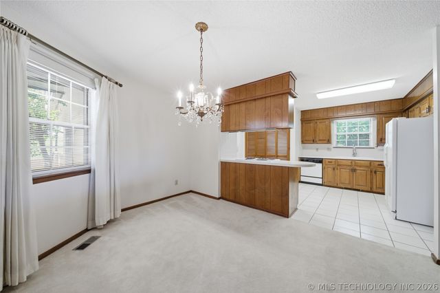 8525 S 67th West Avenue, Tulsa, OK 74131