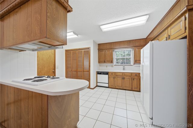 8525 S 67th West Avenue, Tulsa, OK 74131