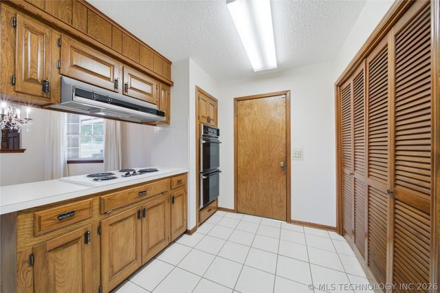 8525 S 67th West Avenue, Tulsa, OK 74131