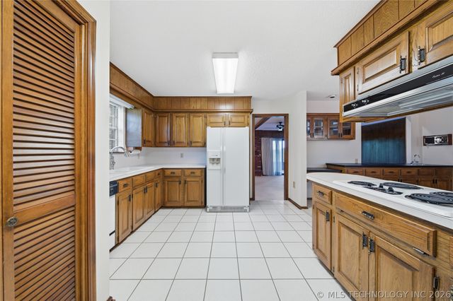 8525 S 67th West Avenue, Tulsa, OK 74131
