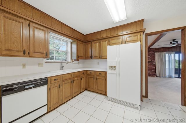 8525 S 67th West Avenue, Tulsa, OK 74131
