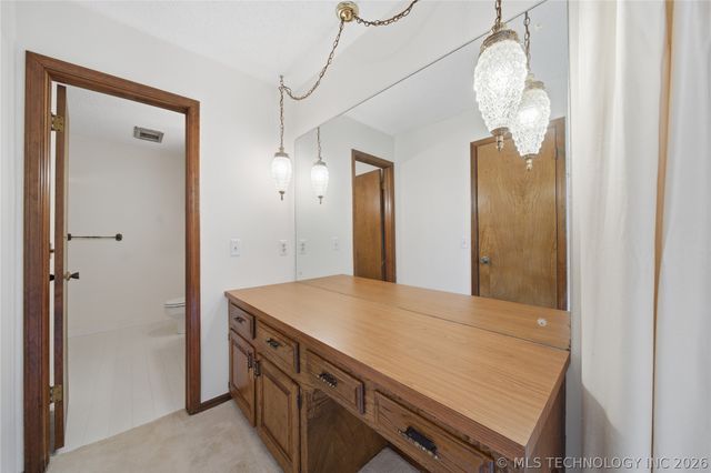 8525 S 67th West Avenue, Tulsa, OK 74131