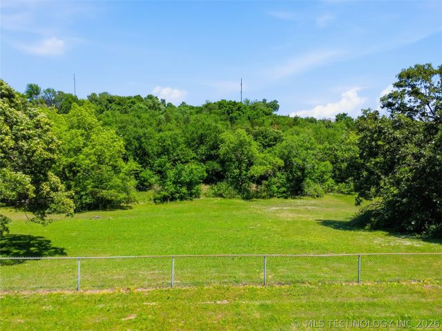 8525 S 67th West Avenue, Tulsa, OK 74131