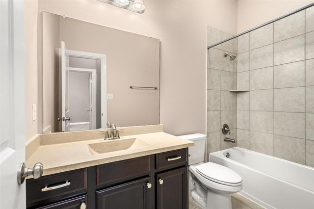 17219 Pine Hollow Landing Court, Houston, TX 77084