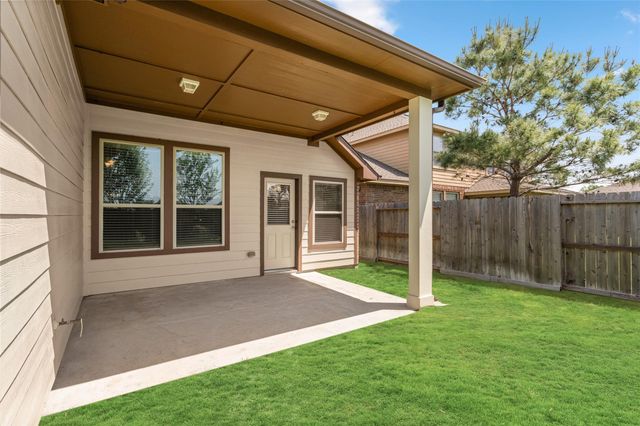 17219 Pine Hollow Landing Court, Houston, TX 77084
