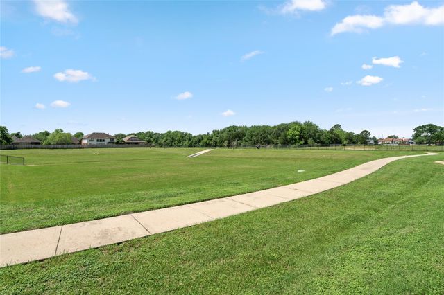 17219 Pine Hollow Landing Court, Houston, TX 77084