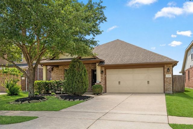 17219 Pine Hollow Landing Court, Houston, TX 77084