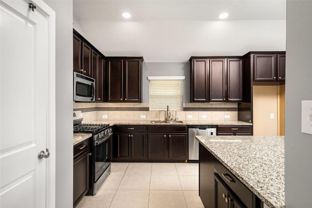 17219 Pine Hollow Landing Court, Houston, TX 77084