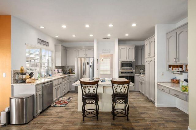 3060 Evergreen Avenue, Clovis, CA 93611