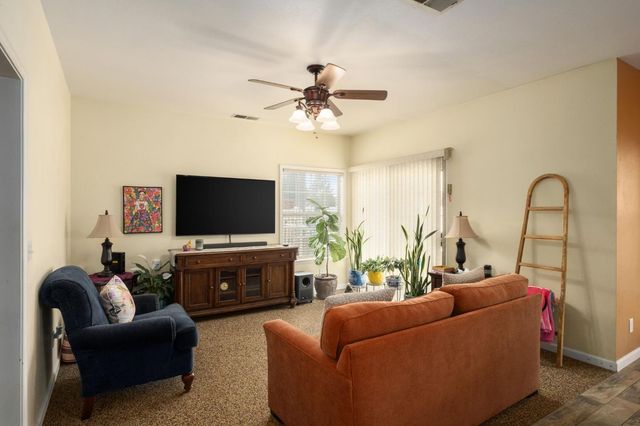 3060 Evergreen Avenue, Clovis, CA 93611