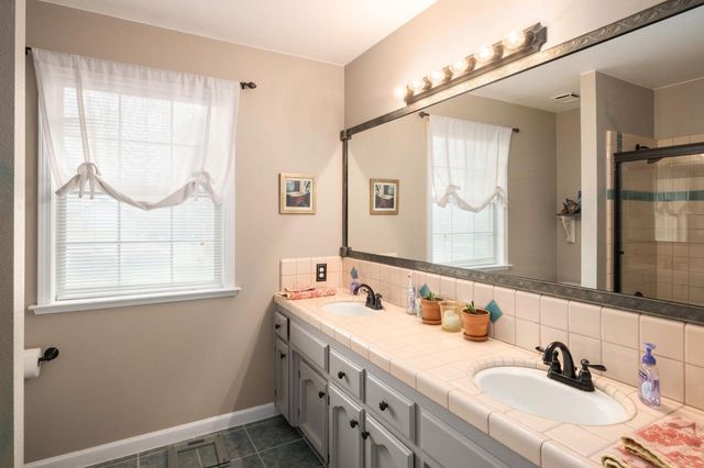 3060 Evergreen Avenue, Clovis, CA 93611