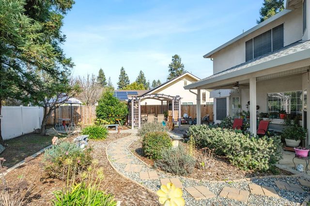 3060 Evergreen Avenue, Clovis, CA 93611