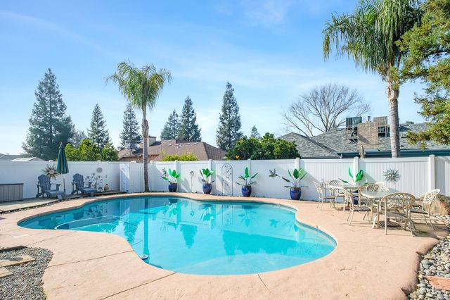 3060 Evergreen Avenue, Clovis, CA 93611