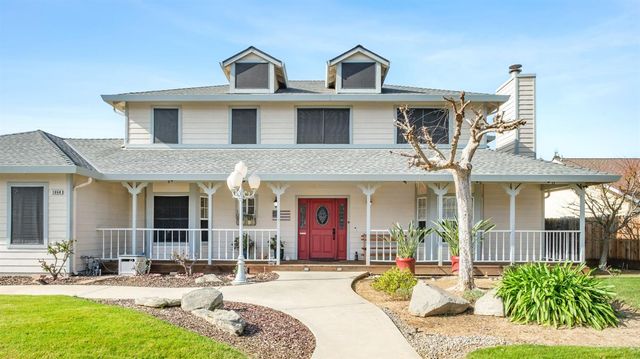 3060 Evergreen Avenue, Clovis, CA 93611