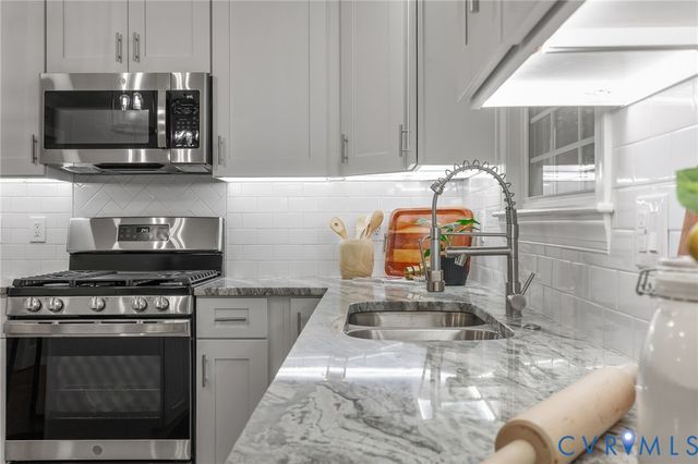 11626 Wood Bluff Loop, North Chesterfield, VA 23236