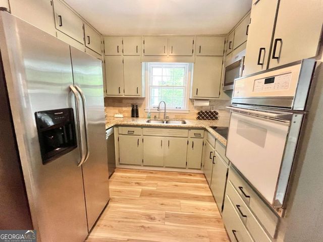 3154 Barkside Court, Atlanta, GA 30341