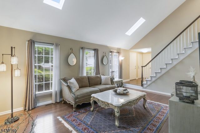 11 Hampton Ct, Bernards Twp., NJ 07920