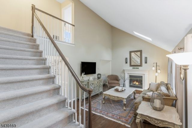 11 Hampton Ct, Bernards Twp., NJ 07920
