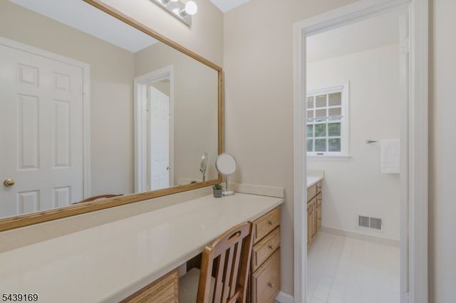 11 Hampton Ct, Bernards Twp., NJ 07920