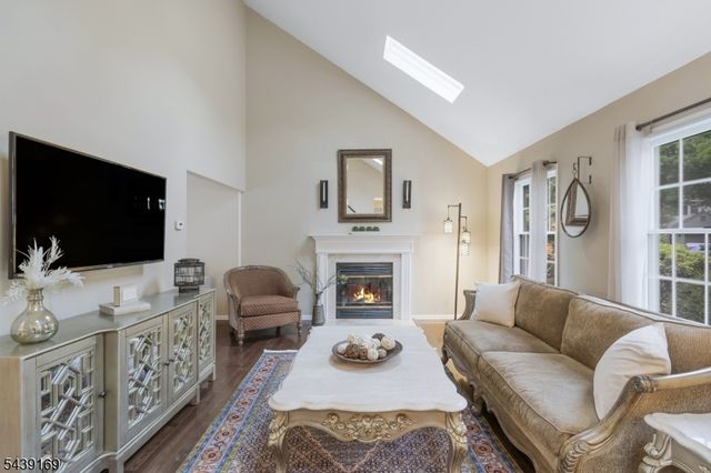 11 Hampton Ct, Bernards Twp., NJ 07920